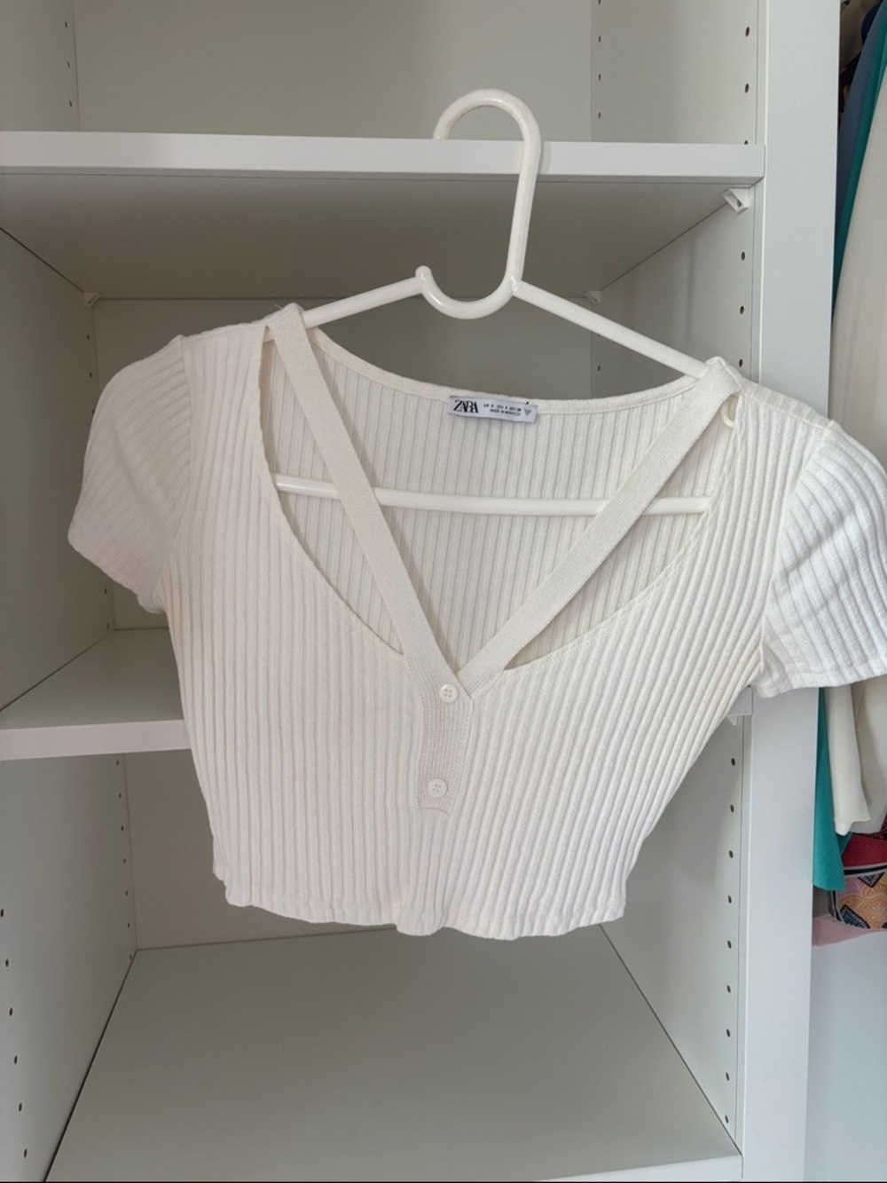 Zara Cream Ribbed V-Neck Short Sleeve Crop Top